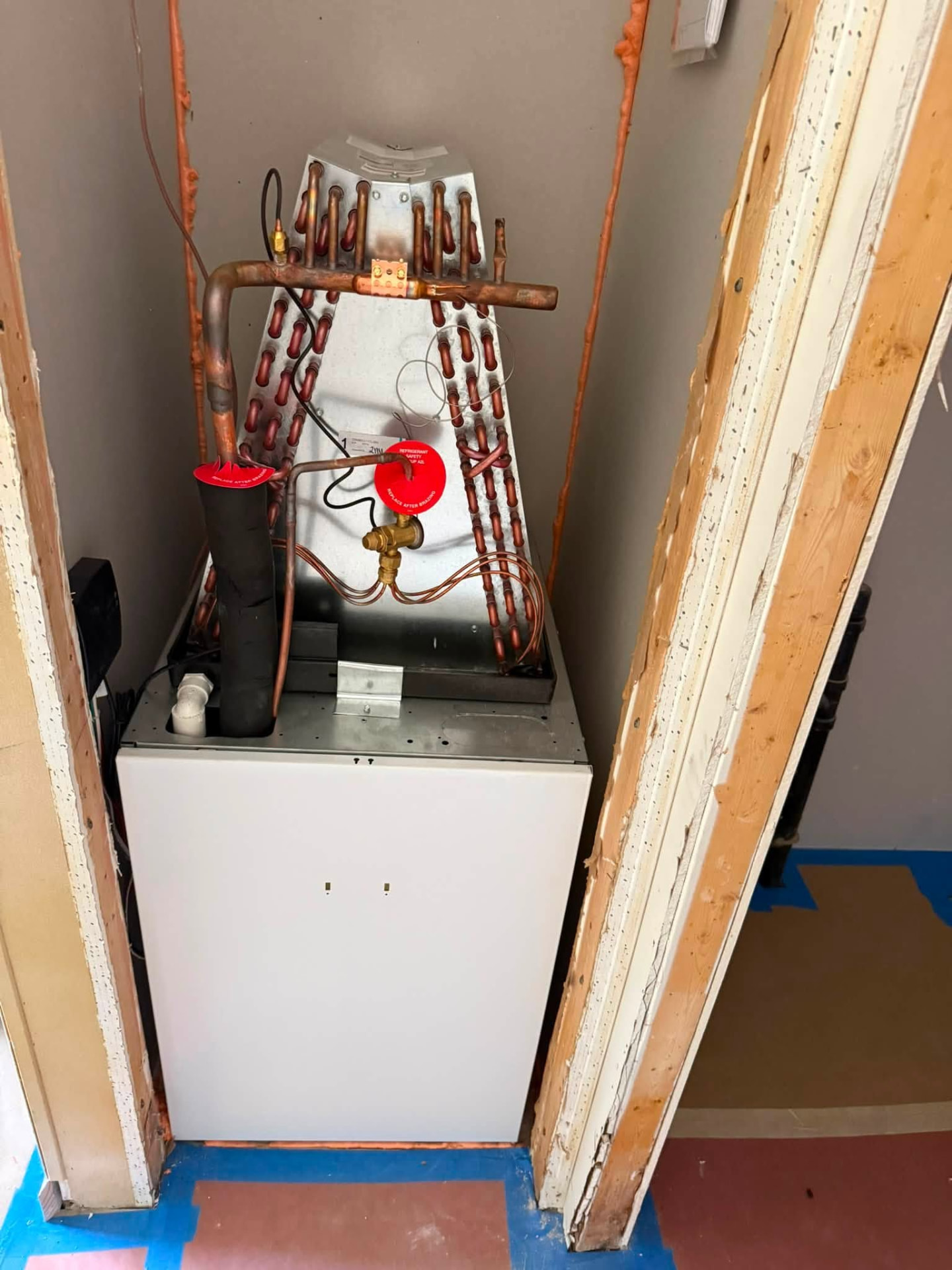 Evaporator coil with clean copper connections