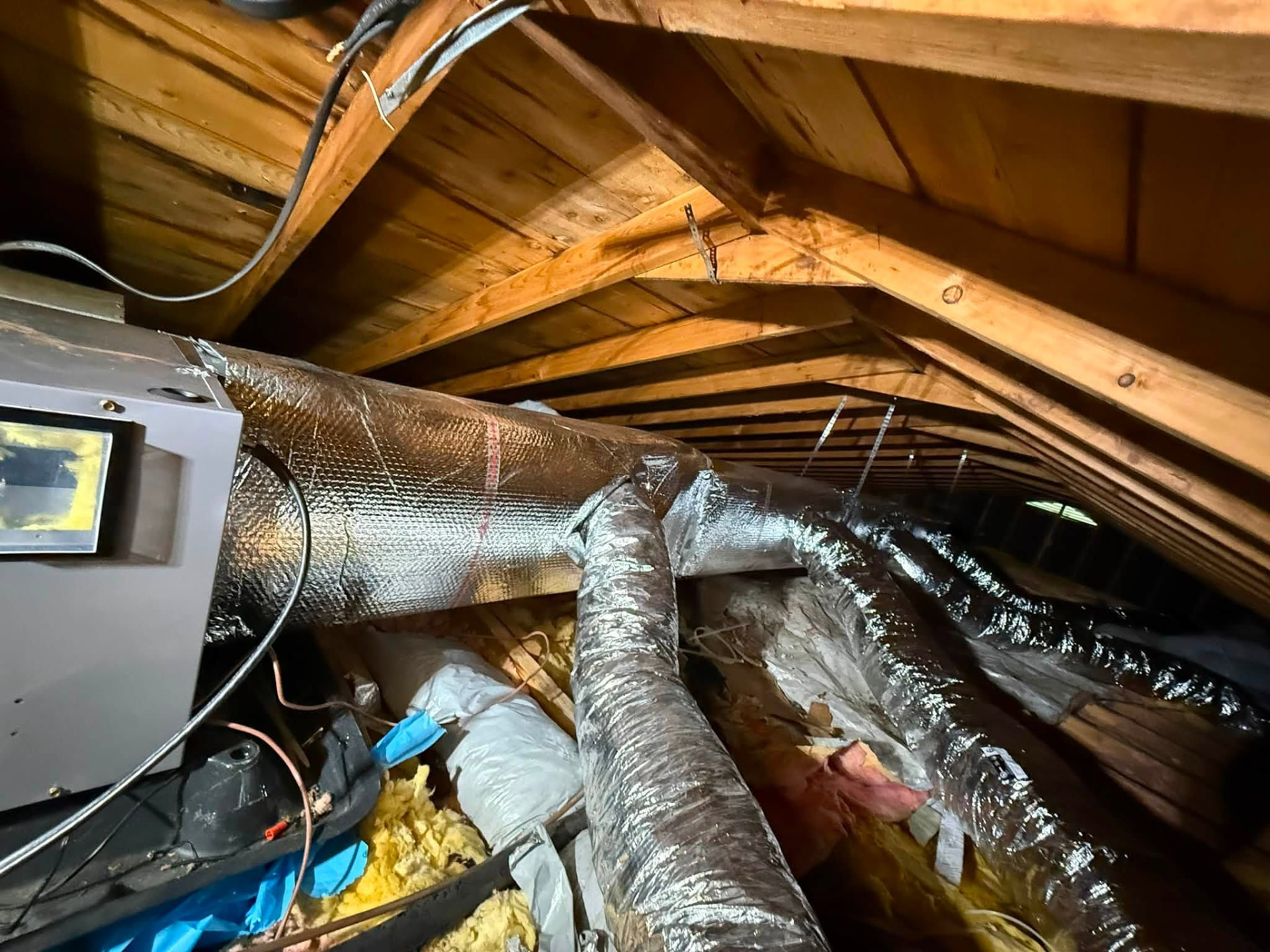 Attic ductwork with insulated flex runs